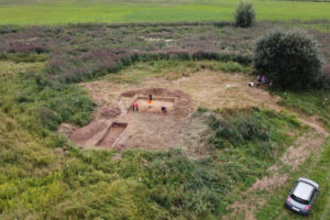 Unikatowe znaleziska w fosie średniowiecznego gródka w Ciochowicach niedaleko Gliwic