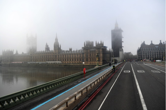 Westminster podczas pierwszego dnia blokady krajowej, Londyn, Wielka Brytania, 5.11.2020 r.<br/>(ANDY RAIN/PAP/EPA)