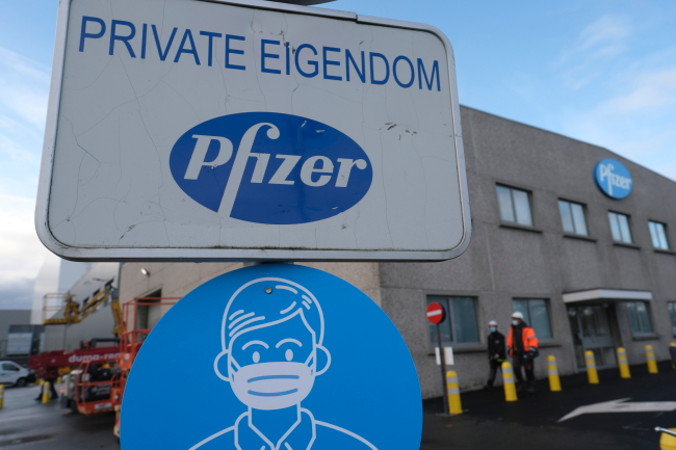 Zakład produkcyjny firmy Pfizer w Puurs k. Antwerpii, widok z zewnętrz, Belgia, 22.12.2020 r., wznowione 15.01.2021 r. (OLIVIER HOSLET/PAP/EPA)