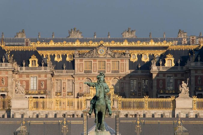 Pałac był początkowo zameczkiem myśliwskim, następnie stał się rezydencją królewską, a od XIX w. muzeum. Ma 2300 pokoi (Thomas Garnier / Château de Versailles)