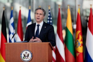 Sekretarz stanu USA zapewnia o zaangażowaniu swojego kraju na rzecz NATO