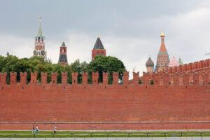 Wicher uszkodził mur Kremla, zamknięto plac Czerwony
