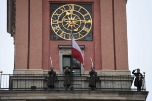 Dzień Flagi Rzeczypospolitej Polskiej: Historia i film przygotowany przez żołnierzy