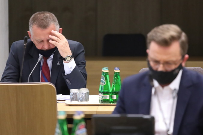 Prezes NIK Marian Banaś (po lewej) podczas posiedzenia sejmowej Komisji do spraw Kontroli Państwowej, Sejm w Warszawie, 25.05.2021 r. (Tomasz Gzell / PAP)
