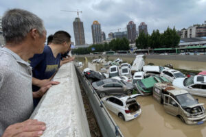Zagraniczni dziennikarze w Chinach szykanowani za relacjonowanie powodzi w Zhengzhou