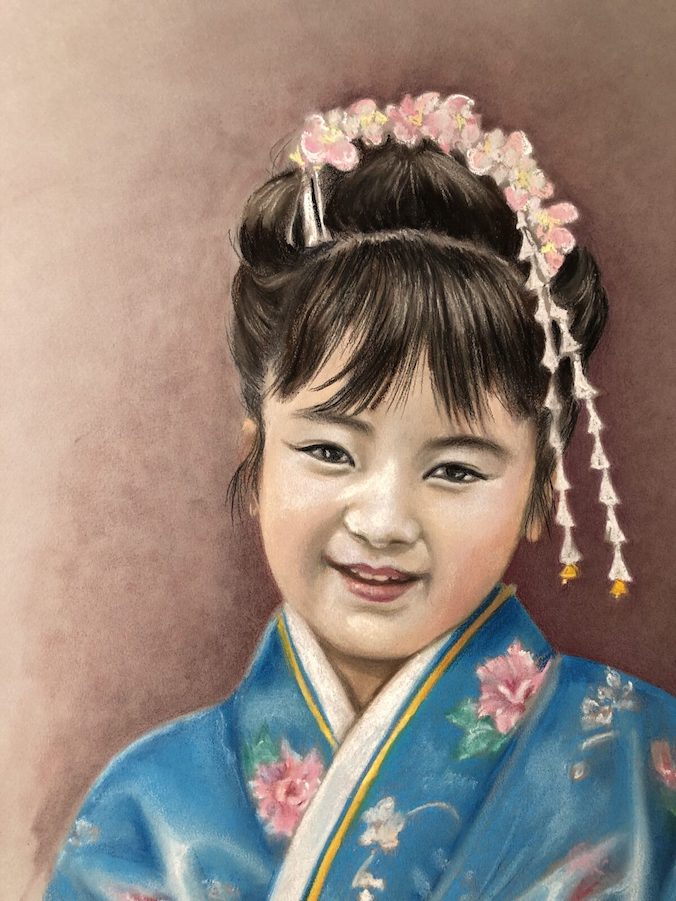 Japońska dziewczynka w tradycyjnym stroju, autorstwa Barbary Schafer. Pastele (dzięki uprzejmości Barbary Schafer)