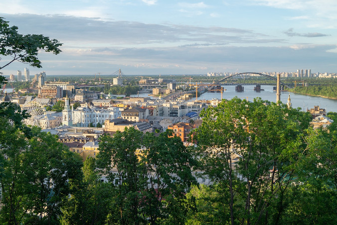 W niedzielę mieszkańcy ukraińskiej stolicy obchodzą święto swojego miasta. Na zdjęciu panorama Kijowa, Ukraina, fotografia niedatowana (<a href="https://pixabay.com/pl/users/zephyrka-1146005/">Nadine</a> / <a href="https://pixabay.com/pl/?utm_source=link-attribution&amp;utm_medium=referral&amp;utm_campaign=image&amp;utm_content=4261182">Pixabay</a>)
