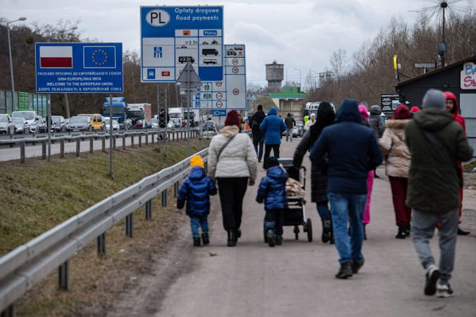 Polsko-ukraińskie przejście graniczne w Dorohusku, 25.02.2022 r. (Wojtek Jargiło / PAP)