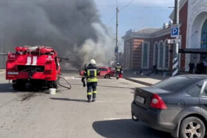 Kilkadziesiąt ofiar śmiertelnych rosyjskiego ostrzału dworca kolejowego w Kramatorsku