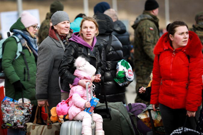 Uchodźcy z Ukrainy przybywają do Polski przez przejście graniczne w Medyce, 10.03.2022 r. (Charlotte Cuthbertson / The Epoch Times)