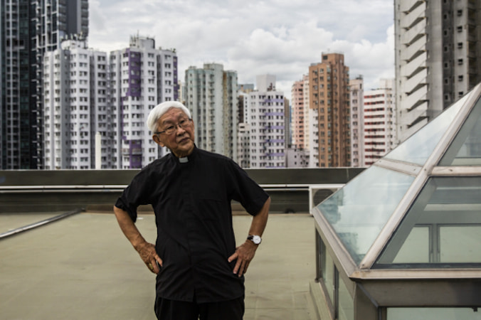 Kardynał Joseph Zen, emerytowany biskup Hongkongu, pozuje do zdjęcia na dachu swojej rezydencji podczas wywiadu udzielonego agencji AFP w Hongkongu, 11.09.2020 r. (Isaac Lawrence/AFP via Getty Images)