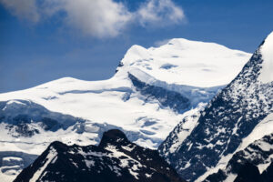W Alpach 9 osób rannych i 2 ofiary śmiertelne po oderwaniu się części lodowca na Grand Combin