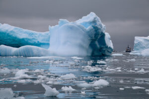 Świeży śnieg na Antarktydzie zawiera mikroplastik