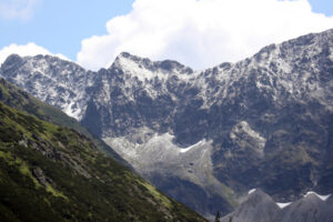 W Tatrach szczyty przyprószone śniegiem