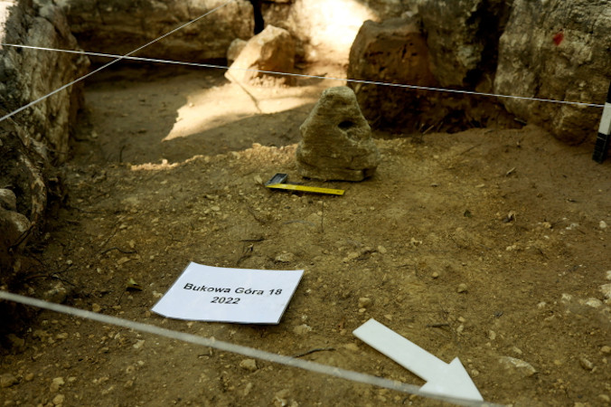 Odkrycie archeologiczne w Dąbrowie Górniczej, w okolicach Bukowej Góry, 20.07.2022 r. (Tomasz Wiktor / PAP)