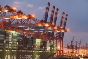 Chińska firma zainwestuje w port w Hamburgu. Ekspert ostrzega: To potencjał szantażu przez Pekin