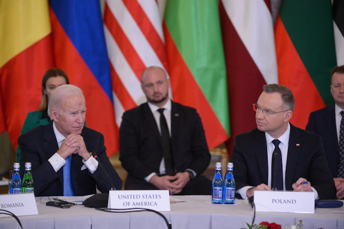 Prezydent Stanów Zjednoczonych Joe Biden i prezydent RP Andrzej Duda podczas obrad szczytu państw Bukaresztańskiej Dziewiątki, Pałac Prezydencki w Warszawie, 22.02.2023 r. (Marcin Obara / PAP)