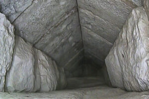 Dziewięciometrowy korytarz odkryto wewnątrz Wielkiej Piramidy w Egipcie
