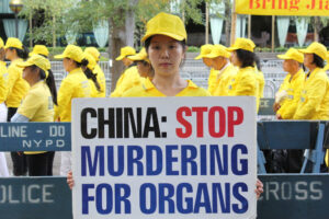 Han Yu podczas wiecu Falun Gong na United Nations Plaza, Nowy Jork, 24.09.2019 r. (Eva Fu / The Epoch Times)