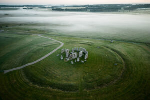Zdjęcie ilustracyjne: Stonehenge w Wielkiej Brytanii, jedna z najbardziej znanych budowli megalitycznych (<a href="https://pixabay.com/pl/users/u_7tm48tvmle-27522825/?utm_source=link-attribution&amp;utm_medium=referral&amp;utm_campaign=image&amp;utm_content=7317548">u_7tm48tvmle</a> / <a href="https://pixabay.com/pl//?utm_source=link-attribution&amp;utm_medium=referral&amp;utm_campaign=image&amp;utm_content=7317548">Pixabay</a>)