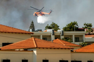 Z Rodos ewakuowano 1500 turystów, na Krecie od wtorku ekstremalne zagrożenie pożarowe