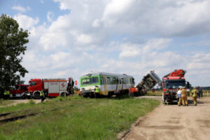 W wypadku na szlaku Nasielsk–Płońsk zostały poszkodowane 22 osoby. Wstrzymano ruch pociągów