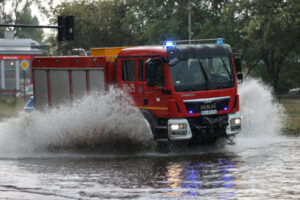 W rejonie Łodzi ponad 110 interwencji strażaków w czasie burz i ulew