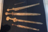 Cztery rzymskie miecze sprzed niemal 2 tys. lat znaleziono w pustynnej jaskini w Izraelu