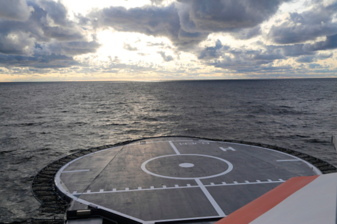 Okręt patrolowy Turva w Zatoce Fińskiej, 10.10.2023 r., wydane 11.10.2023 r.), zdjęcie udostępnione przez fińską Straż Graniczną (FINNISH BORDER GUARD HANDOUT/PAP/EPA)