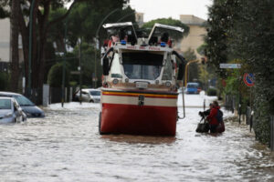 Włoski rząd wprowadził stan kryzysowy w kilku prowincjach Toskanii z powodu powodzi