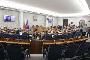 Senat podjął uchwałę w 42. rocznicę wprowadzenia w Polsce stanu wojennego
