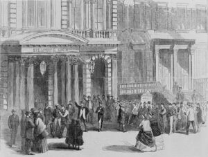 Tłum widzów kupujących bilety na odczyt Charlesa Dickensa w Steinway Hall, 71 East 14th Street, Nowy Jork. Ilustracja z „Harper's Weekly”, v. 11, nr 574, 28.12.1867, s. 829 (obraz nieprzypisany, dostępny w dziale <a href="https://www.loc.gov/rr/print/">Prints and Photographs</a> Biblioteki Kongresu Stanów Zjednoczonych pod cyfrowym identyfikatorem <a href="https://loc.gov/pictures/resource/cph.3c32079/">cph.3c32079</a> / <a href="https://commons.wikimedia.org/w/index.php?curid=6137001">domena publiczna</a>)