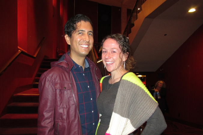 Marco i Alicia Gonzalezowie czerpali radość z przedstawienia Shen Yun w San Diego Civic Theater, 20.01.2024 r. (Linda Jiang / The Epoch Times)