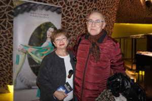 Dariusz Paczkowski i jego żona obejrzeli występ Shen Yun World Company w Sali Koncertowej CKK Jordanki w Toruniu, 12.03.2024 r. (Mary Mann / The Epoch Times)