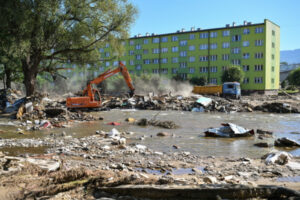 Mieszkańcy Stronia Śląskiego: Krajobraz jak po wojnie lub tajfunie, zmieciona ul. Nadbrzeżna