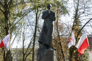 Pomnik bł. ks. Jerzego Popiełuszki w Białymstoku, 19.10.2024 r. (Artur Reszko / PAP)