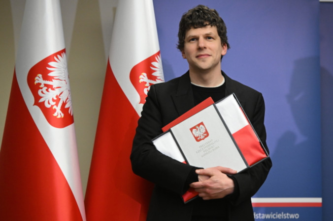 Prezydent Andrzej Duda nadał polskie obywatelstwo aktorowi Jessemu Eisenbergowi