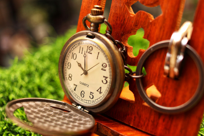 Główny Inspektor Pracy: Za dodatkową godzinę pracy w dniu zmiany czasu należy się wynagrodzenie