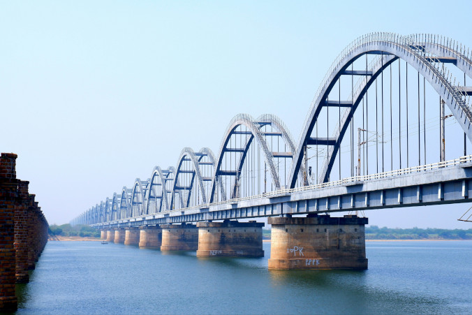 Naukowcy z Polski, Japonii i Indii opracowali materiał, który zmienia barwę i mógłby się przyczynić do zapobiegania katastrofom budowlanym