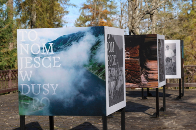 Wystawa o procesie wywłaszczania górali z Tatr otwarta w Kuźnicach