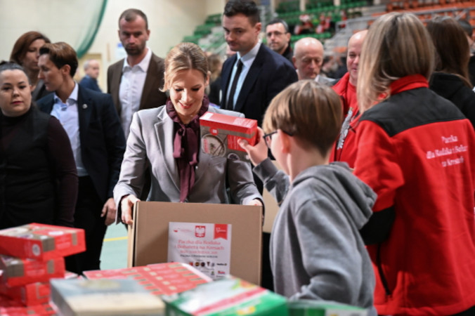 Pierwsza dama wzięła udział w przedświątecznej akcji dla Polaków na Litwie