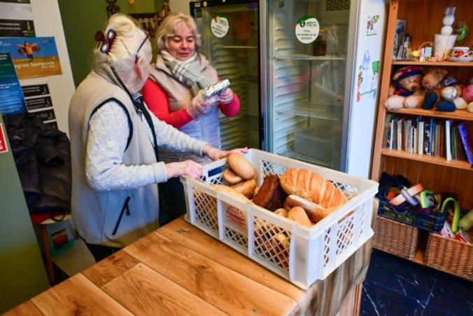 Nadmiar świątecznego jedzenia do jadłodzielni