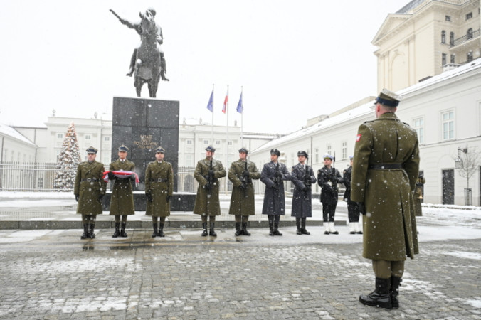 Po raz pierwszy przeprowadzono cotygodniową ceremonię zmiany flagi RP powiewającej nad Pałacem Prezydenckim