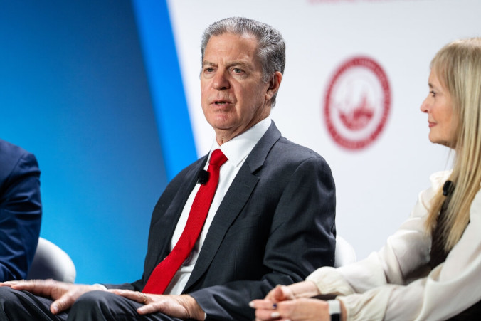 „Barbarzyńska” grabież organów delegitymizuje reżim w Chinach – mówi były ambasador USA