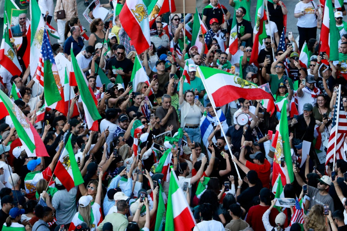 Irańczycy świętują po śmierci Chameneia w amerykańsko-izraelskim ataku