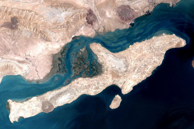 Ceny ropy spadają poniżej 100 USD, giełdy rosną w obliczu sygnałów o dwutygodniowym zawieszeniu działań wojennych w Iranie