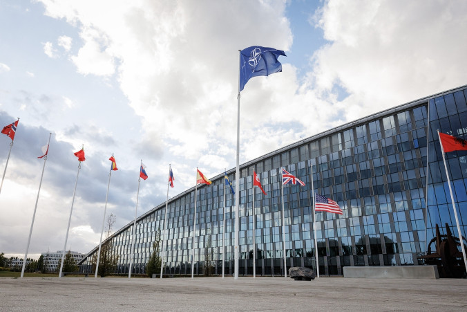 NATO i Australia przeprowadziły pierwsze spotkanie dotyczące współpracy w zakresie wojskowych łańcuchów dostaw