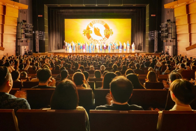 Entuzjastyczne przyjęcie, medale i teatry wypełnione po brzegi – Shen Yun zakończyło sezon 2026