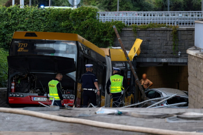 Prokuratura wszczęła śledztwo w sprawie wypadku autobusu w Warszawie