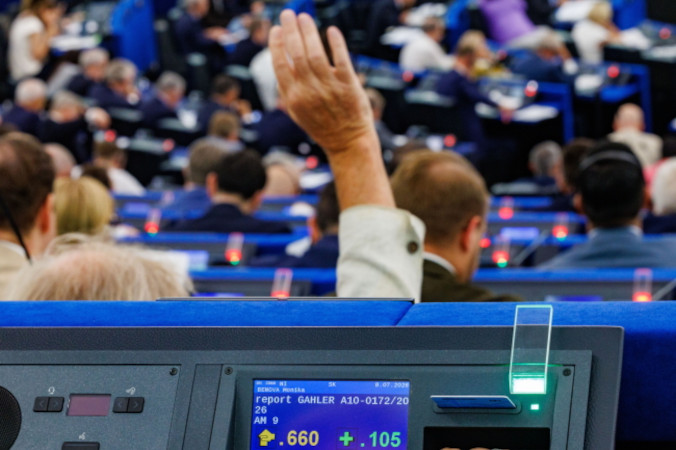 Rezolucja PE odnosząca się do upamiętnienia UPA. KO: to mocny głos europarlamentu, PiS: rezolucja jest „dalece nieidealna”